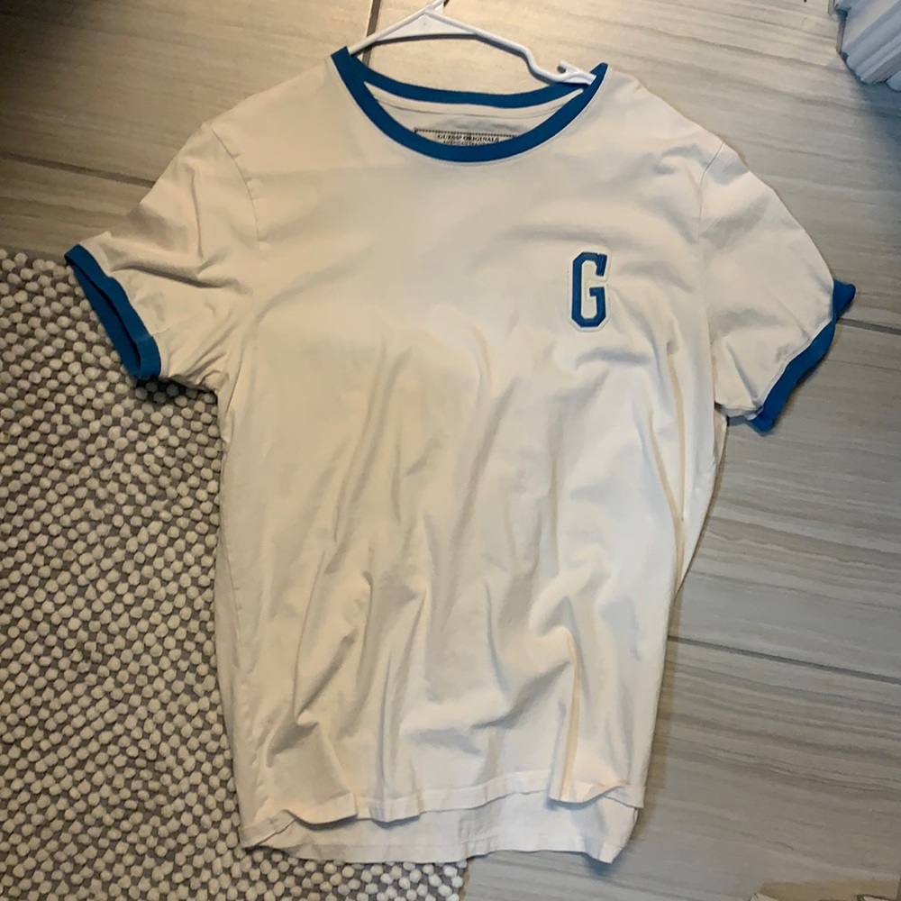 Guess t shirt